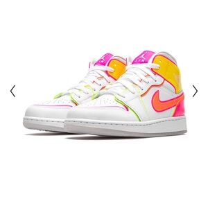 Nike Air Jordan 1 SE Mid Edge Glow CV4611-100
